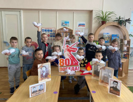 «Белые журавли» – символ единства и памяти подвига наших предков для подрастающих поколений «Белые журавли» – символ единства и памяти подвига наших предков для подрастающих поколений.